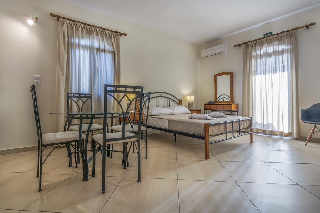 Louiza Apartments Pyrgi  Esterno foto