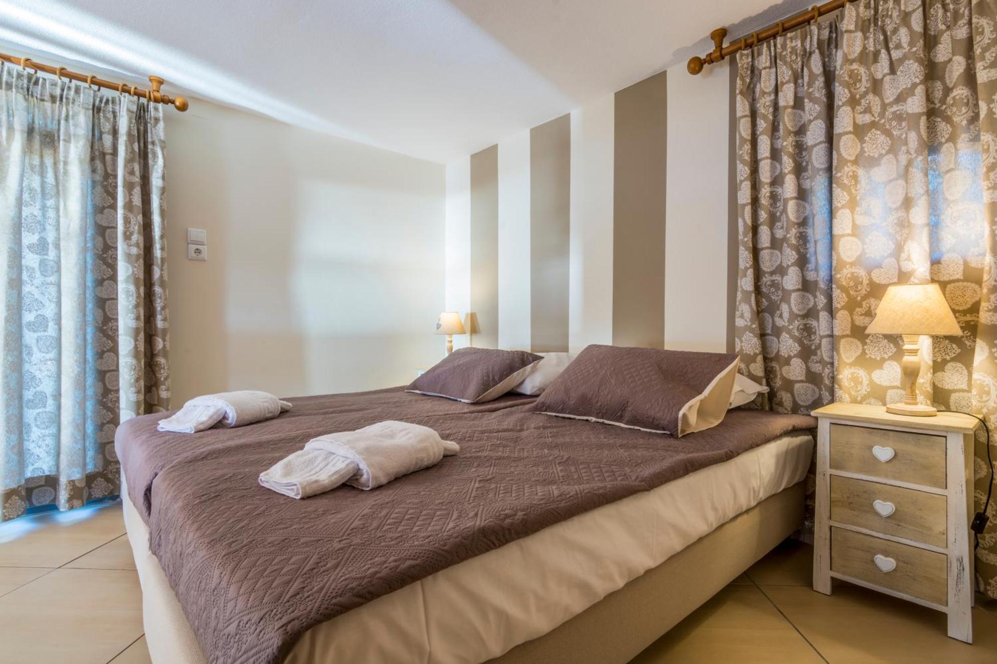 Louiza Apartments Pyrgi  Esterno foto